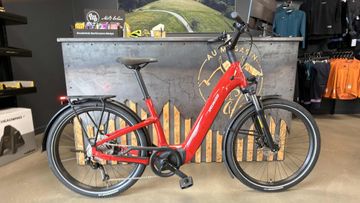 Used Specialized Como 3.0 2022 Road & Gravel, Red — image 1 of 3