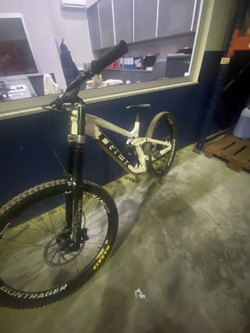 Used Trek Session 9 2023 2023 Mountainbike, White, 29 — image 4 of 6
