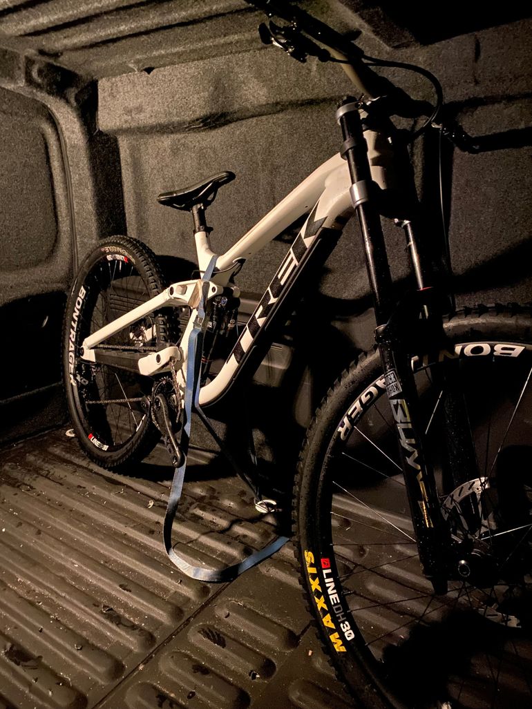 Used Trek Session 9 2023 2023 Mountainbike, White, 29 — image 2 of 6