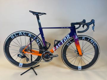 Used Factor 2025 OSTRO VAM - HPH Edition - SRAM Red W/ Power Meter 2025 Road & Gravel