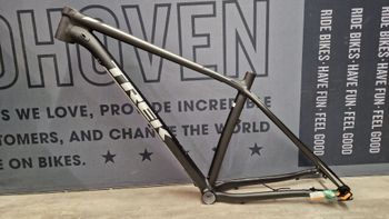 Used Trek Superfly 6 2017 Frameset 2017 Mountainbike, Black, 27.5, 29 — image 5 of 5