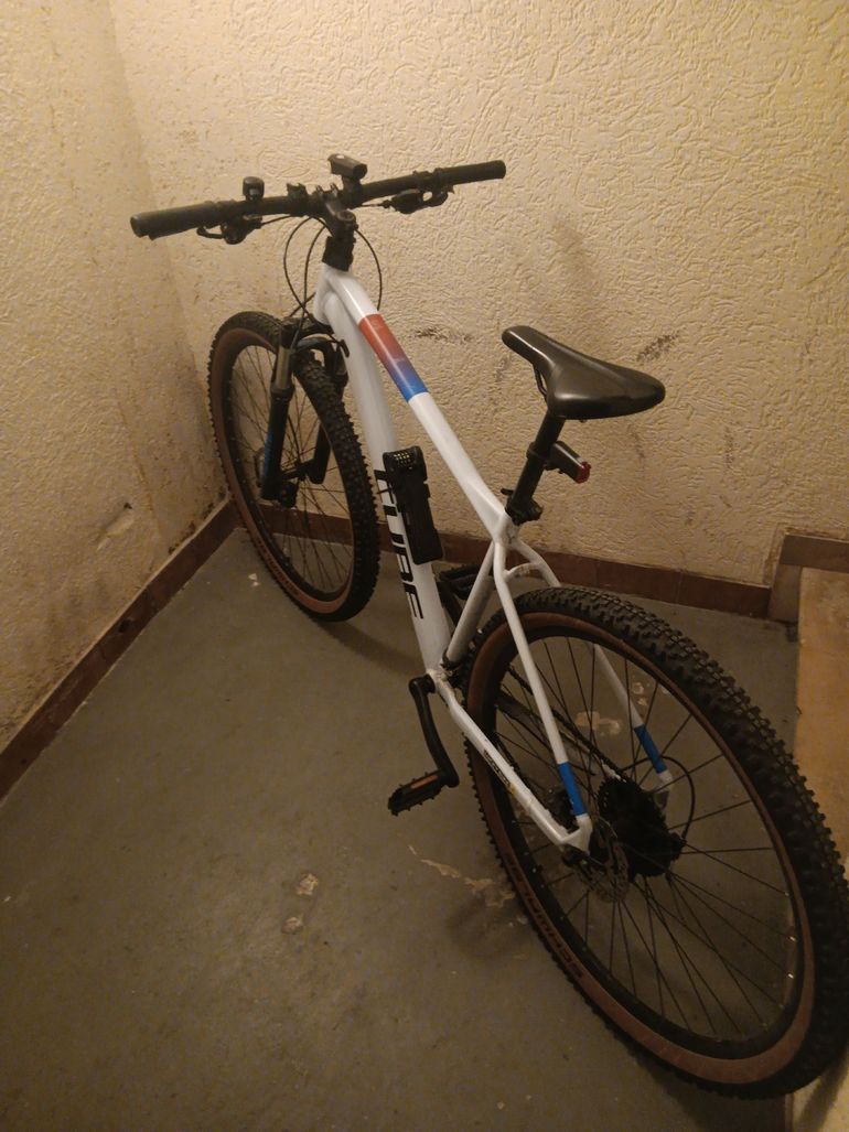 Used CUBE AIM, SLX 2023 2023 Mountainbike, White, 27.5, 29 — image 3 of 3