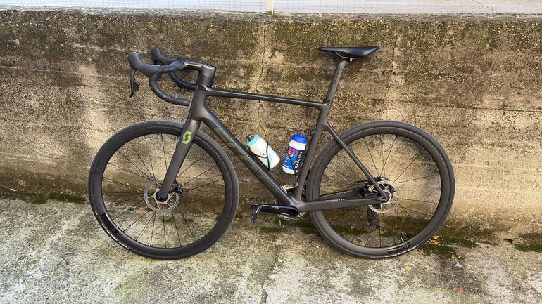 Used Scott Addict RC 30 2024 2024 Road & Gravel, Black — image 3 of 11
