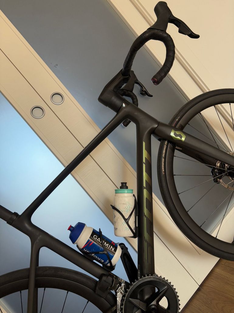 Used Scott Addict RC 30 2024 2024 Road & Gravel, Black — image 11 of 11