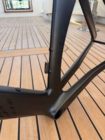 Used Canyon Aeroad CF SLX 8 Di2 2024 Frameset 2024 Road & Gravel, Black — image 8 of 15