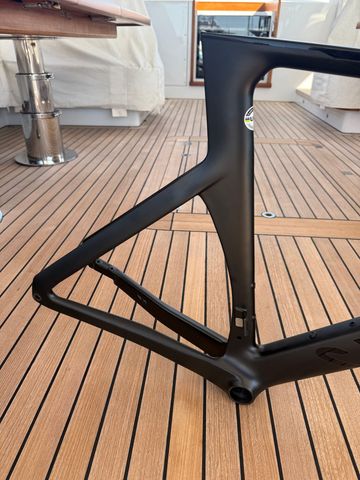 Used Canyon Aeroad CF SLX 8 Di2 2024 Frameset 2024 Road & Gravel, Black — image 3 of 15