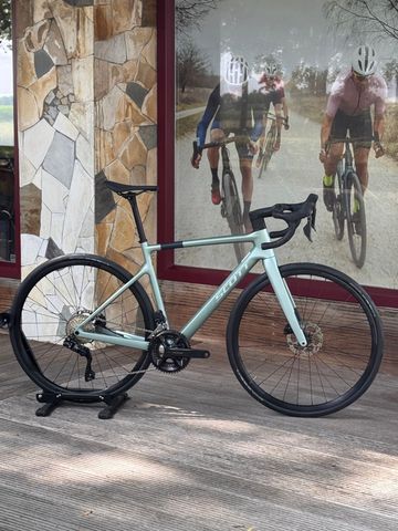 Used Scott Addict 40 2025 2025 Road & Gravel