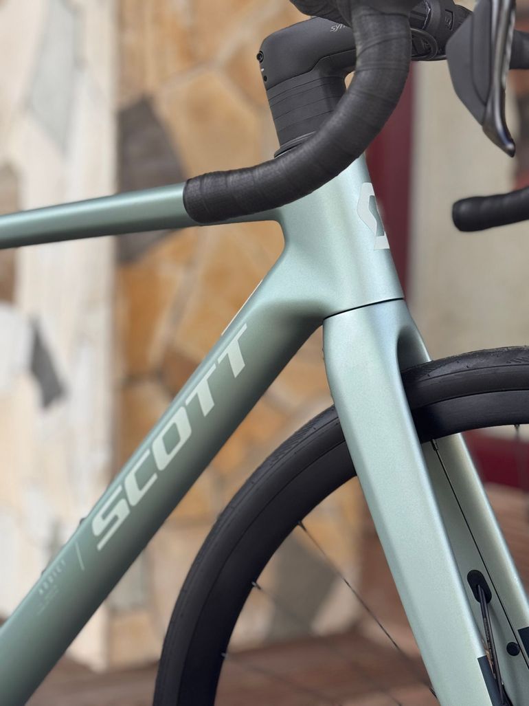 Used Scott Addict 40 2025 2025 Road & Gravel, Light Gray — image 2 of 5