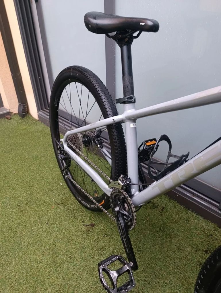 Used Trek X-Caliber 8 2019 2019 Mountainbike, Light Gray, 27.5, 29 — image 4 of 4