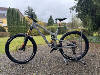 Used Propain Spindrift CF 2022 2022 Mountainbike, Light Gray — image 3 of 5