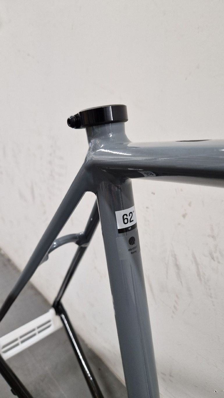 Used Trek Émonda ALR 4 2018 Frameset 2018 Road & Gravel, Light Gray — image 4 of 5