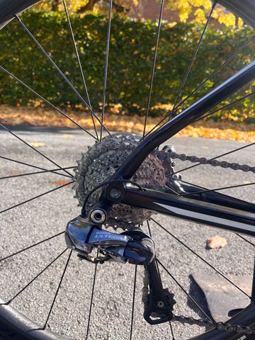 Used BMC Teammachine SLR01 DISC ONE 2018 2018 Road & Gravel, Black — image 4 of 8