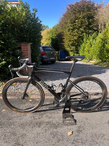 Used BMC Teammachine SLR01 DISC ONE 2018 2018 Road & Gravel, Black — image 2 of 8