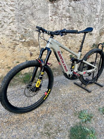 Santa Cruz, VALA R / Carbon C 2025
