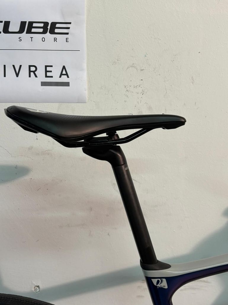 Used Giant Defy Advanced Pro 3 2022 2022 Road & Gravel, Light Gray — image 11 of 14