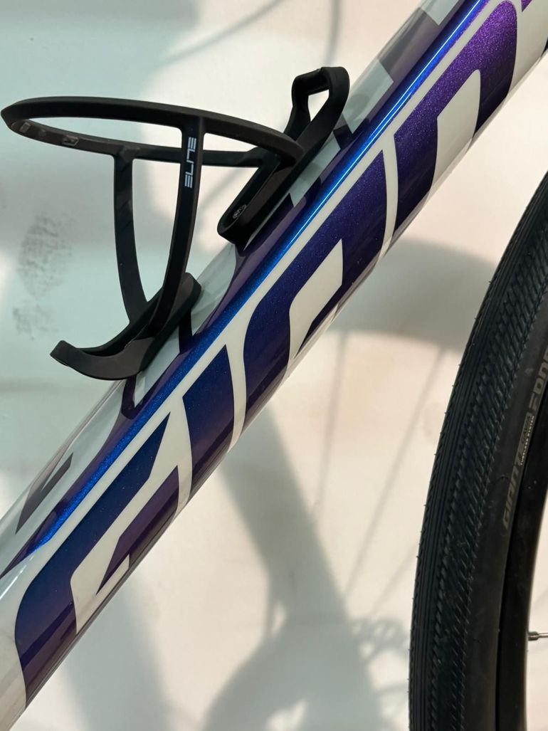 Used Giant Defy Advanced Pro 3 2022 2022 Road & Gravel, Light Gray — image 8 of 14