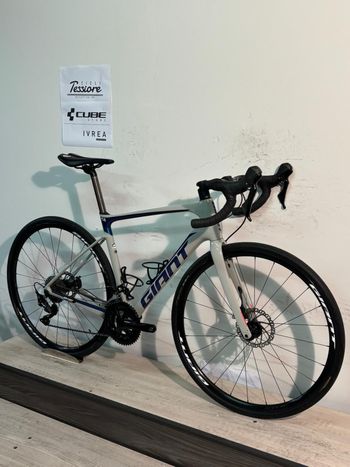 Used Giant Defy Advanced Pro 3 2022 2022 Road & Gravel, Light Gray — image 9 of 14
