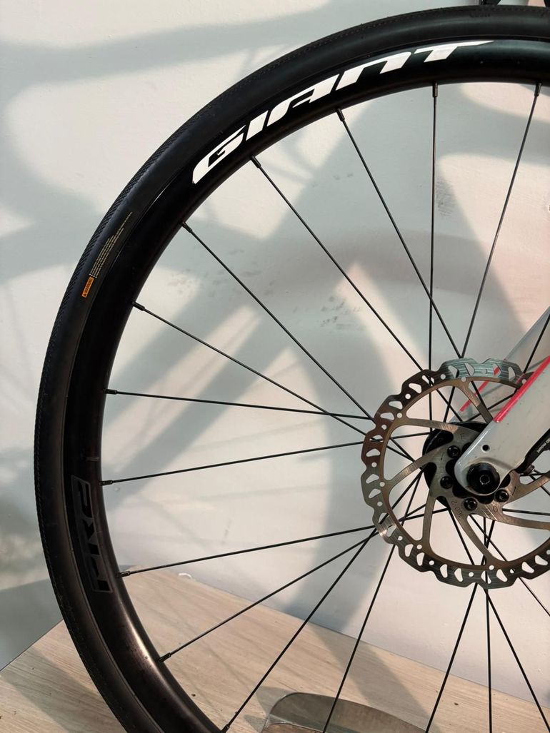 Used Giant Defy Advanced Pro 3 2022 2022 Road & Gravel, Light Gray — image 2 of 14
