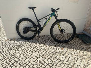 Used Scott Spark RC Would Cup 2022 Mountainbike, Green — image 1 of 5
