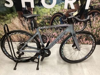 Used Scott Addict RC Ride 2024 Road & Gravel