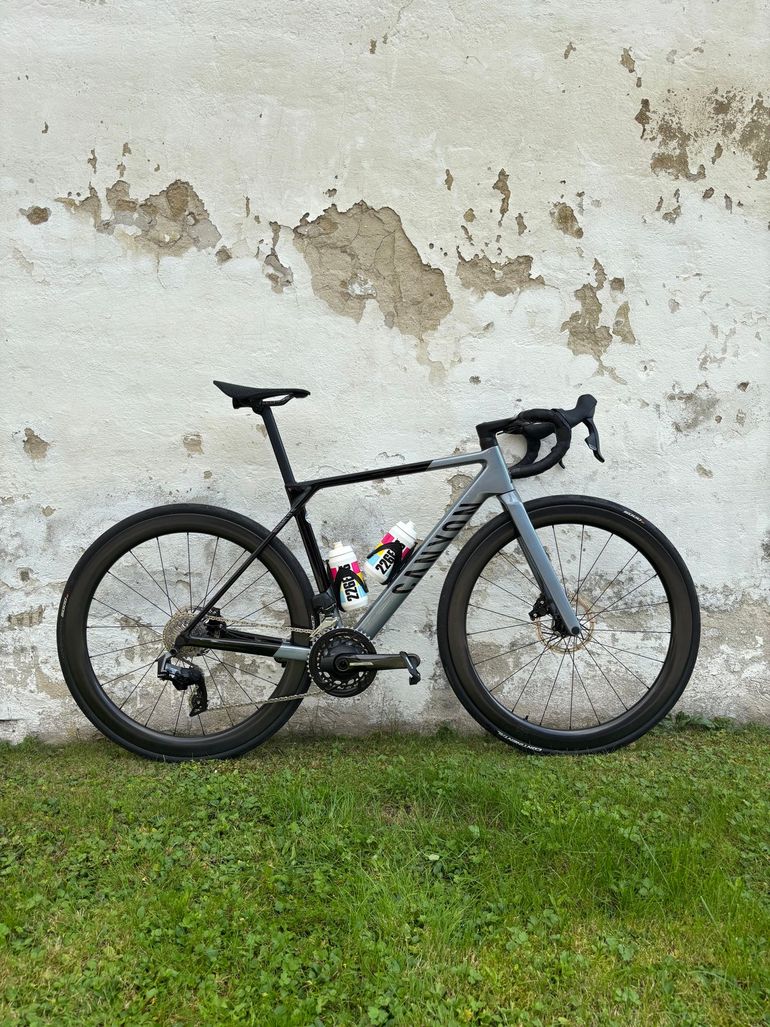 Used Canyon Ultimate CF SL 7 AXS 2025 2025 Road & Gravel, Black — image 1 of 6