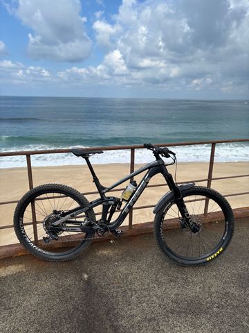 Used Trek Slash 8 2021 2021 Mountainbike, Black, 29 — image 2 of 3