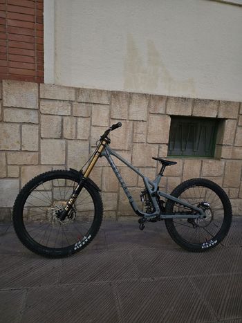 Used Commencal Supreme V5 2026 MTB