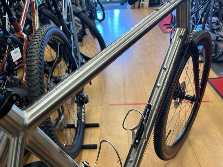 Used Genesis Croix De Fer 2024 Road & Gravel, Light Gray — image 6 of 10