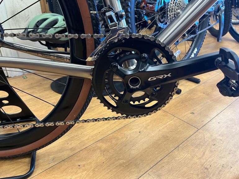 Used Genesis Croix De Fer 2024 Road & Gravel, Light Gray — image 9 of 10