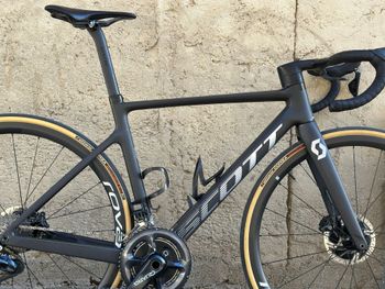 Used Scott Addict SE 2023 Frameset 2023 Road & Gravel, Black — image 2 of 9