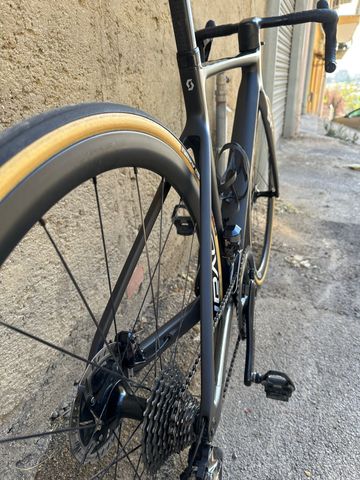 Used Scott Addict SE 2023 Frameset 2023 Road & Gravel, Black — image 3 of 9