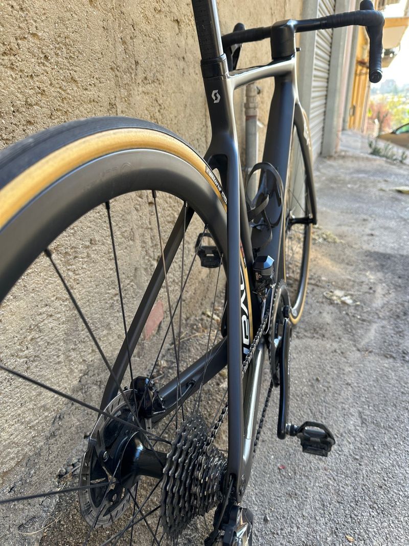 Used Scott Addict SE 2023 Frameset 2023 Road & Gravel, Black — image 3 of 9