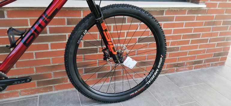 Gebrauchtes BMC Twostroke Shimano Deore LX 2024 Mountainbike, Rot — Bild 11 von 12
