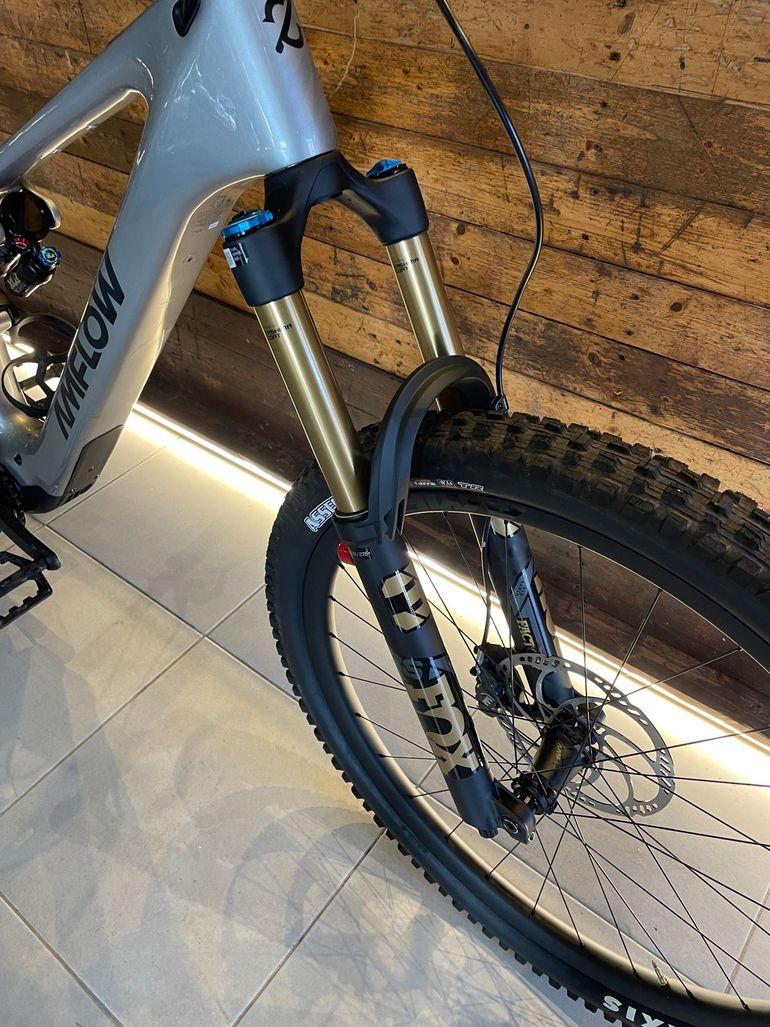 Used AMFLOW PL Pro 2025 Mountainbike, Light Gray — image 2 of 9