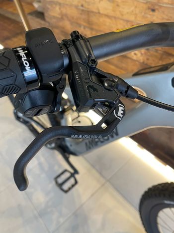 Used AMFLOW PL Pro 2025 Mountainbike, Light Gray — image 4 of 9