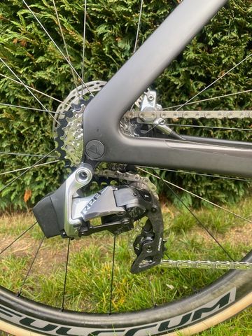 Used Canyon Aeroad CFR AXS 2023 2023 Road & Gravel, Black — image 4 of 7
