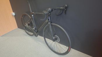 Used Specialized Tarmac SL7 Sport - Shimano 105 2024 2024 Road & Gravel, Black — image 4 of 5