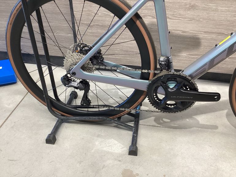Used Scott Addict E Ride RC 2025 Road & Gravel, Light Gray — image 2 of 3