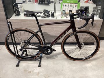 Used Scott Addict SE 2024 2024 Road & Gravel, Purple — image 1 of 3