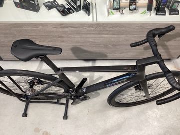 Used Scott Addict RC 15 2024 2024 Road & Gravel, Black — image 3 of 3