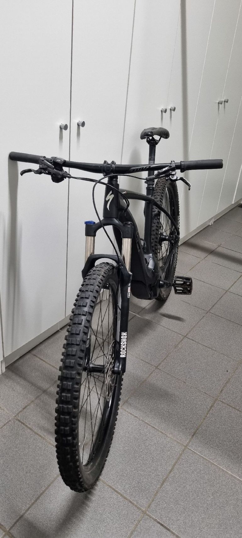 Used Specialized Levo 2018 Mountainbike, Black — image 2 of 3