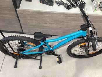 Used Scott Scale 24" 2024 Mountainbike, Blue — image 3 of 3