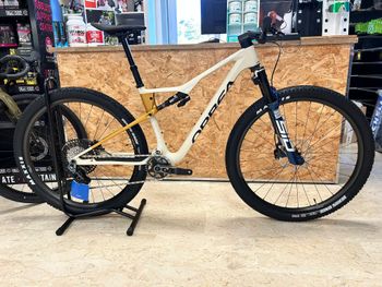 Orbea BICI ORBEA OIZ M10 AXS Sram Flight Attendant SID Ultimate - Main Image