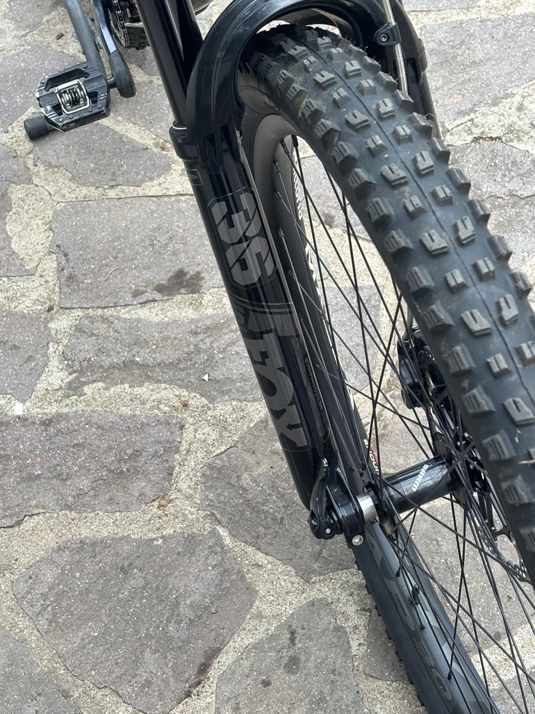 Used Santa Cruz Hightower SRAM GX Eagle 2024 Mountainbike, Red — image 4 of 5
