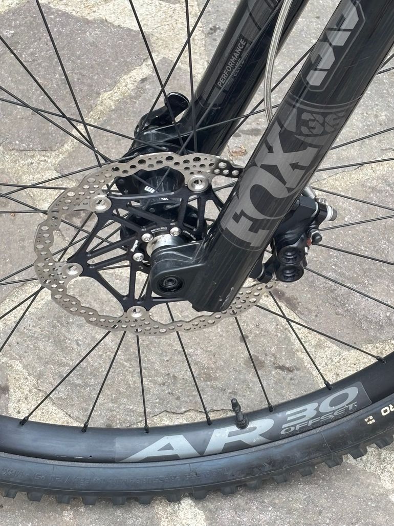 Used Santa Cruz Hightower SRAM GX Eagle 2024 Mountainbike, Red — image 3 of 5