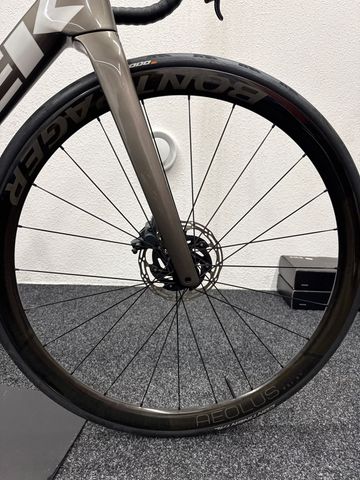 Used Trek Emonda SRAM Force eTap AXS 2023 Road & Gravel, Light Gray — image 4 of 5