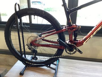 Used Giant Anthem Advanced 29 4 2025 2025 Mountainbike, Red, 29 — image 2 of 3