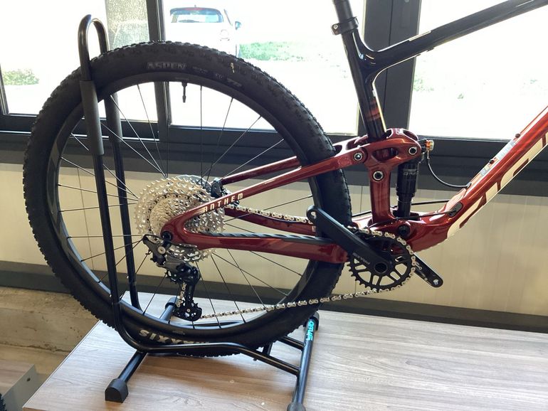 Used Giant Anthem Advanced 29 4 2025 2025 Mountainbike, Red, 29 — image 2 of 3