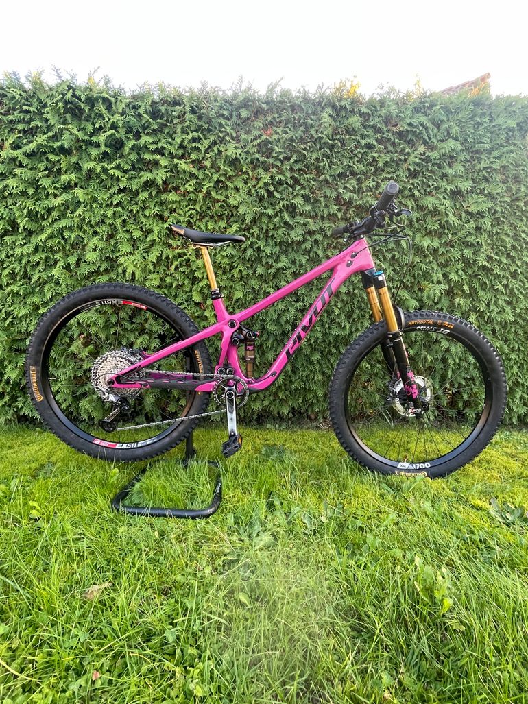 Used Pivot SHADOWCAT Pro XT/XTR 2023 2023 Mountainbike, Purple, 27.5 (650B) — image 5 of 8