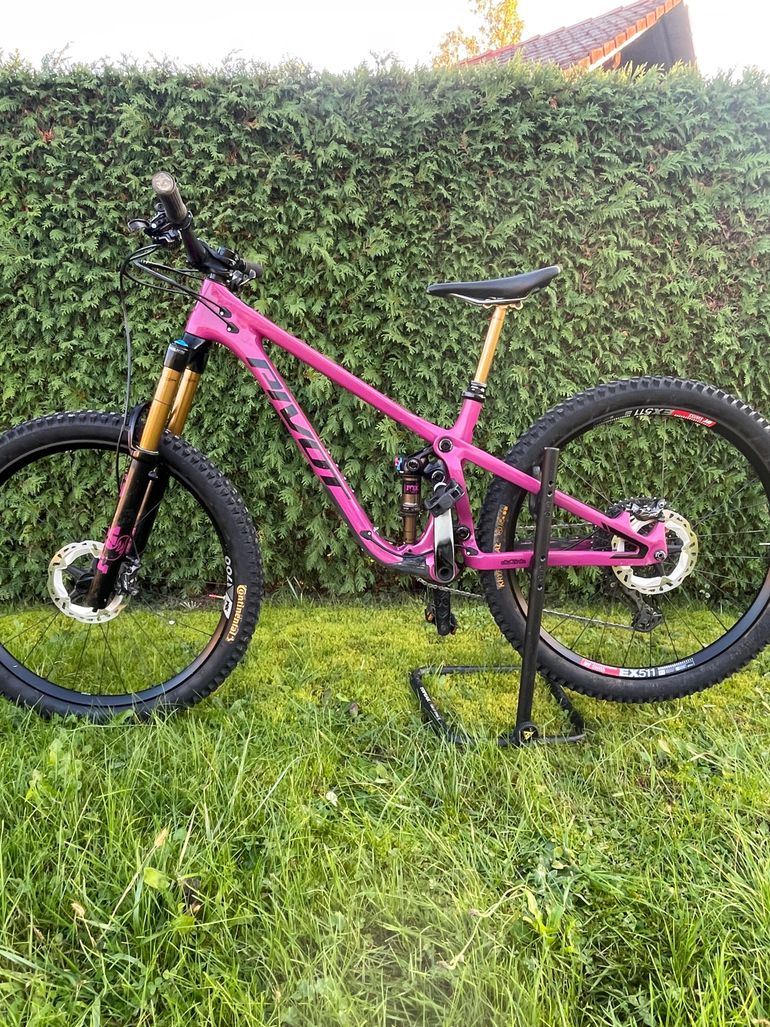Used Pivot SHADOWCAT Pro XT/XTR 2023 2023 Mountainbike, Purple, 27.5 (650B) — image 8 of 8